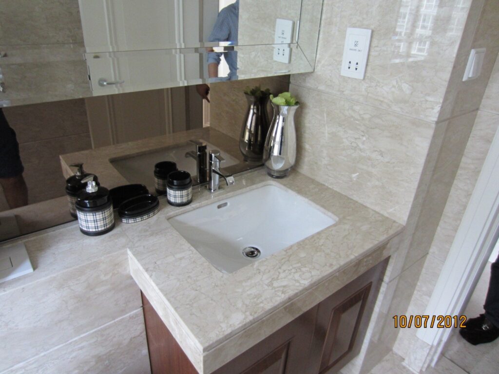 APPLE CREAM BEIGE MARBLE